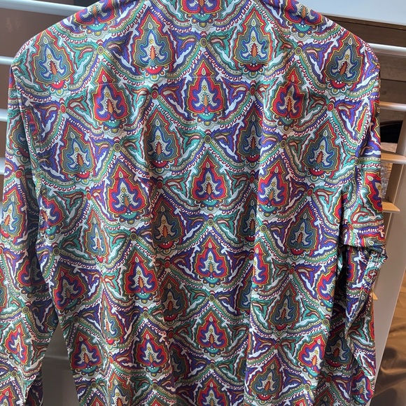 Excellent condition- worn once and dry cleaned.Robert Graham men’s shirt. - Picture 2 of 3